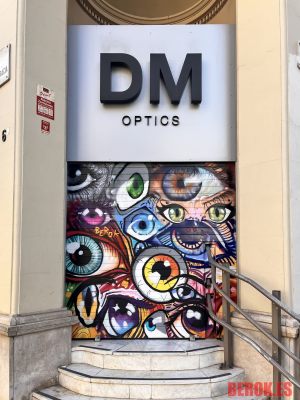 graffiti ojos dm optics optica persiana